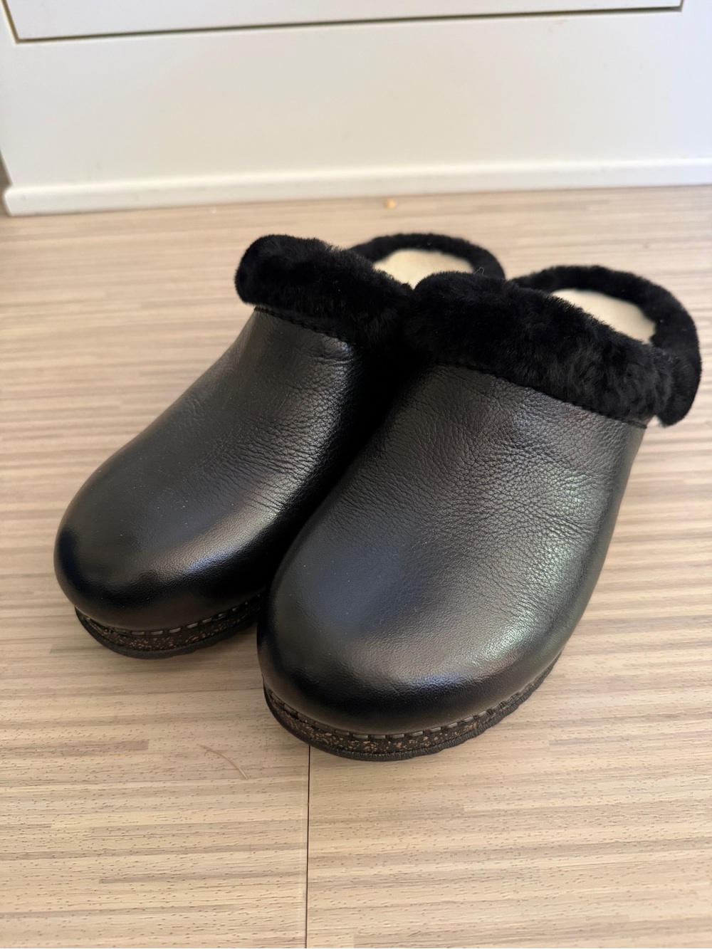 Dansko Magda Black Clogs NWOT Size 38